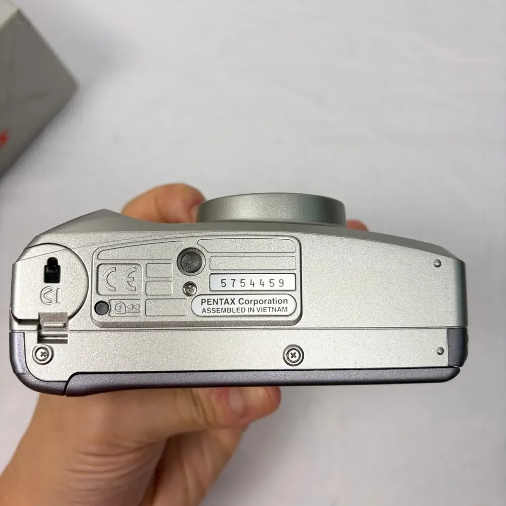 NIB VTG Pentax IQZoom 130 M date 35mm film camera with strap, Untested